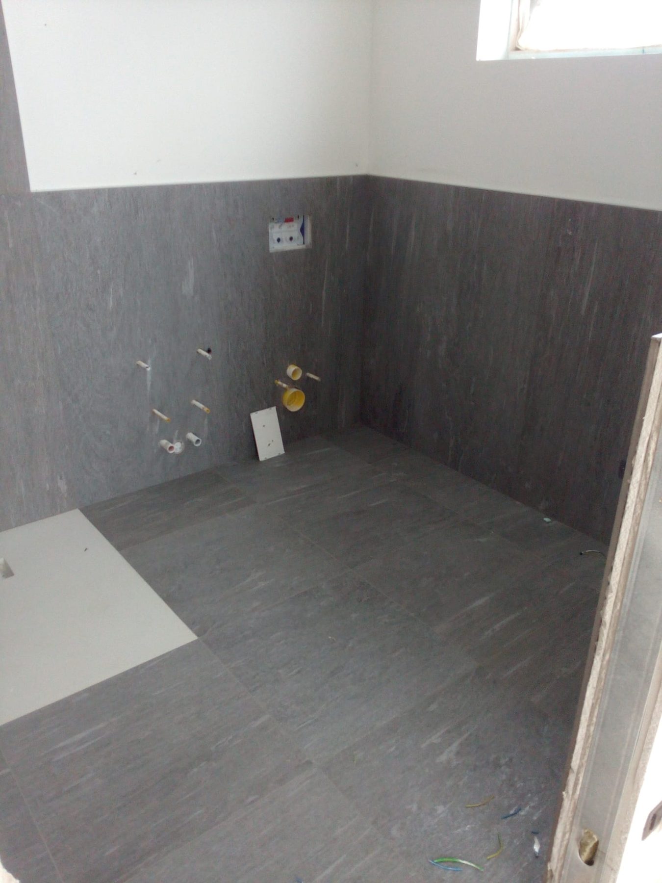 Bagno in pietra grigia